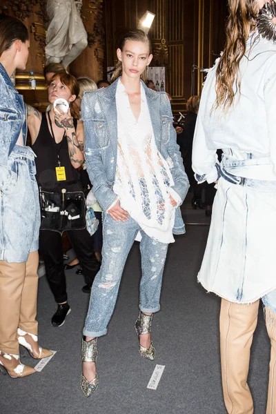 Look 32